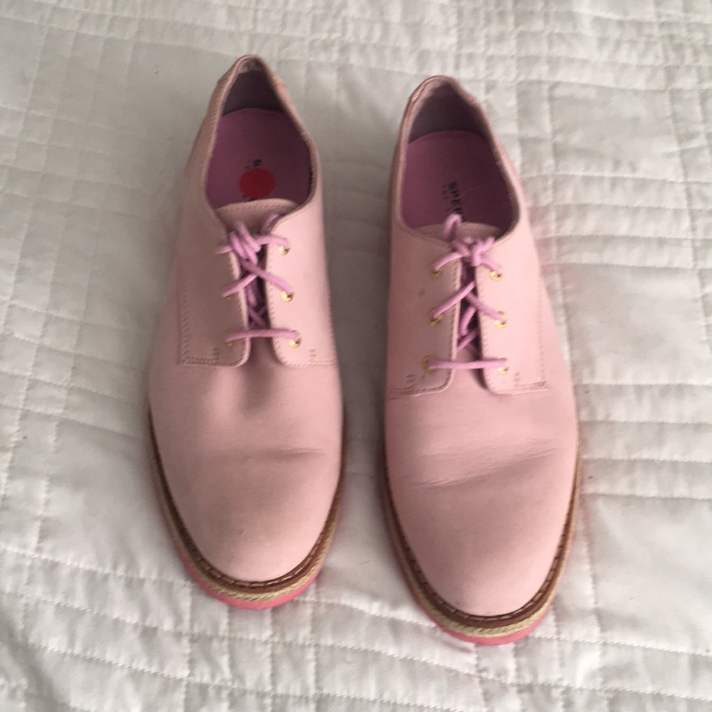 Pink speedy shoes